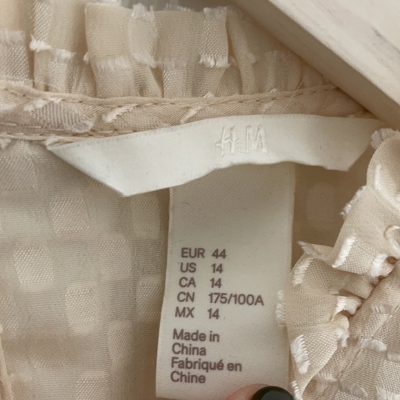 H&M Blouse - Picture 3 of 3